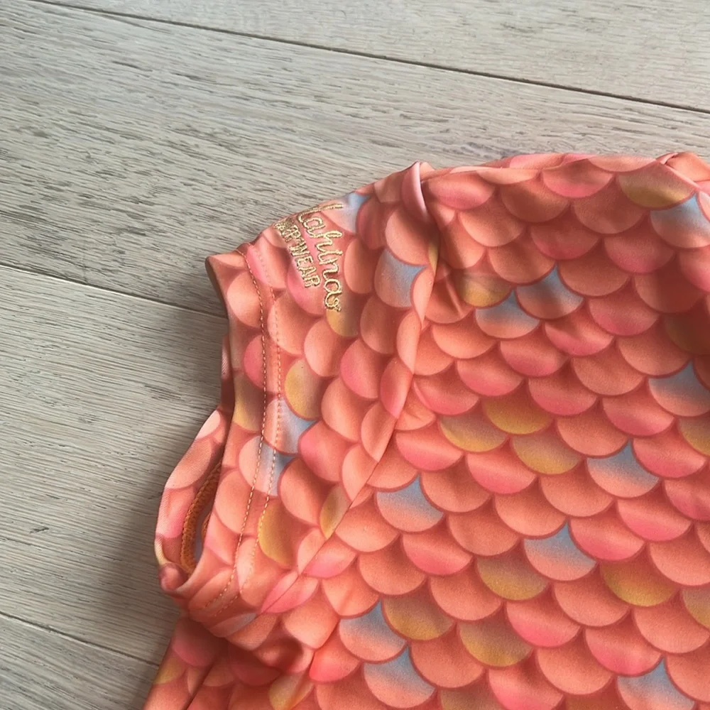 Girls short‎ sleeve rash, guard size 10.